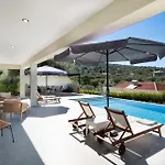 Villa Tina By Vintage Travel Spartokhorion
