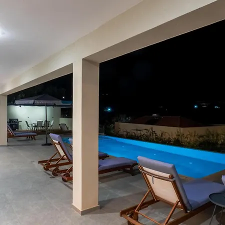 Tina By Vintage Travel Spartokhórion