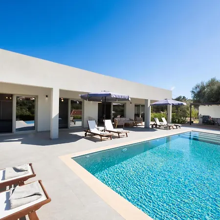 Tina By Vintage Travel * Spartokhórion