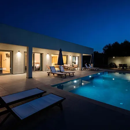 Villa Tina By Vintage Travel *