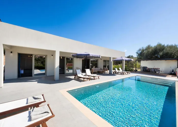 Tina By Vintage Travel * Spartokhórion